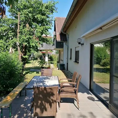 בית נופש Stein, Monteurwohnung, Sehr Gross, 4 Einzelzimmer, Doppelzimmer, Uebernachtung Bis Zu 8 Personen Moeglich