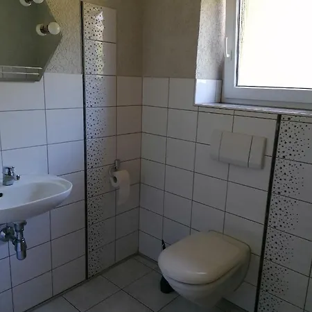 Stein, Monteurwohnung, Sehr Gross, 4 Einzelzimmer, Doppelzimmer, Uebernachtung Bis Zu 8 Personen Moeglich * Öhringen