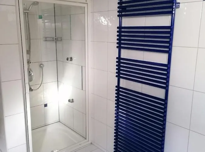 Stein, Monteurwohnung, Sehr Gross, 4 Einzelzimmer, Doppelzimmer, Uebernachtung Bis Zu 8 Personen Moeglich